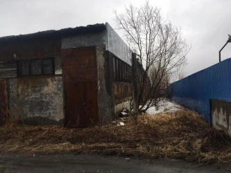 Здание Мастерские ОПП 437,2 кв.м. и земельный участок по адресу: Камчатский край, г. Петропавловск-Камчатский, ул. Попова, д. 23